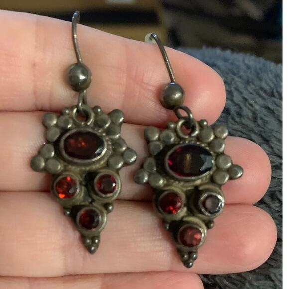 Vintage Art Deco Sterling Silver & Red Garnet Cluster Drop Earrings - Picture 6 of 8